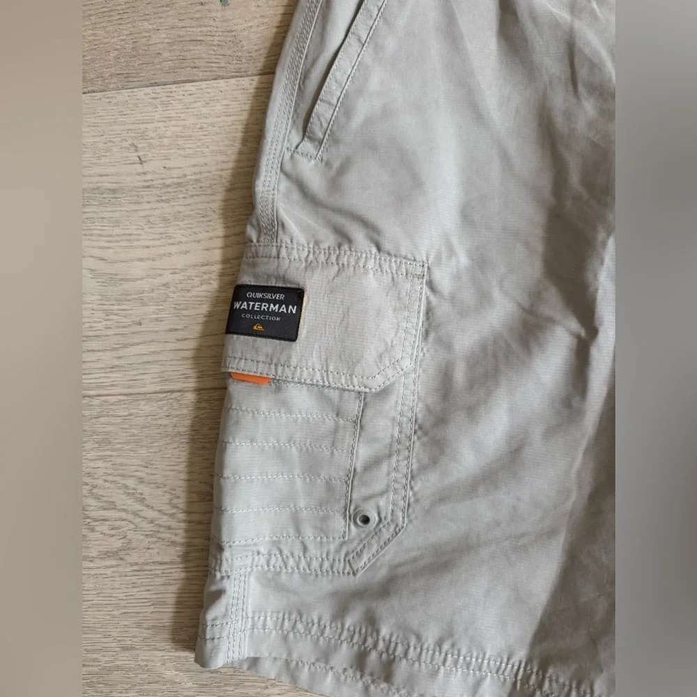 Men’s Quicksilver Watermam Cargo shorts size 30